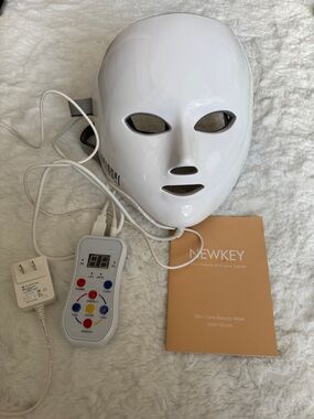 Newkey LED Light Therapy Facial Mask